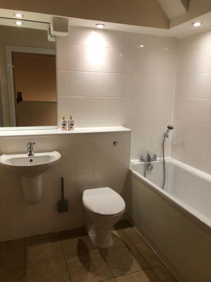 2 Bed 2 Bath With Private Parking Apartment Единбург Екстериор снимка