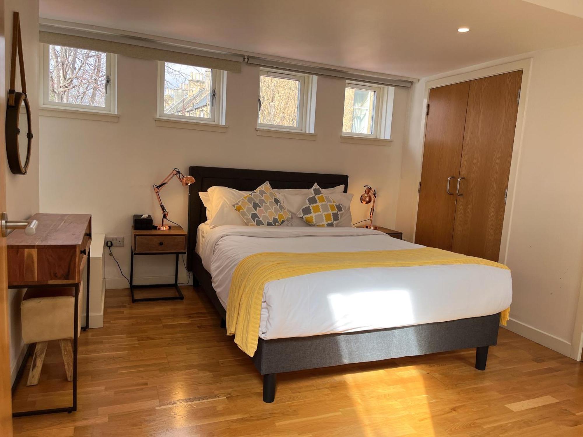 2 Bed 2 Bath With Private Parking Apartment Единбург Екстериор снимка