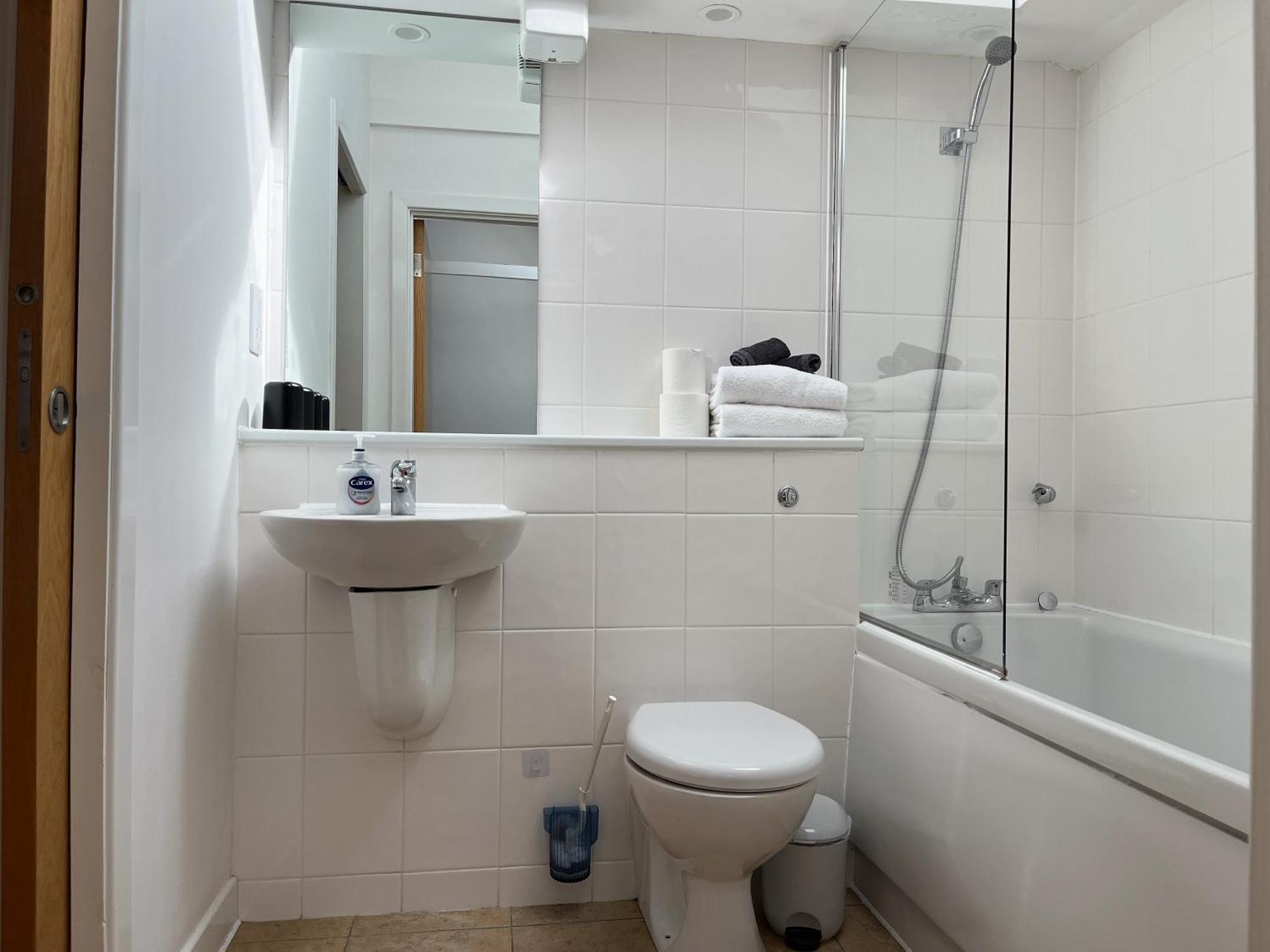 2 Bed 2 Bath With Private Parking Apartment Единбург Екстериор снимка